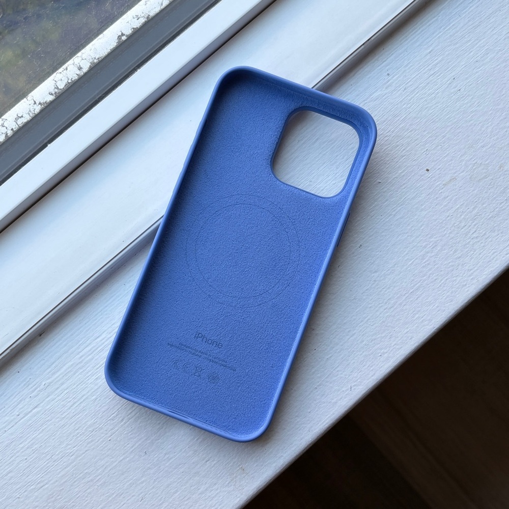 Apple iPhone 16 Pro Max case silicon MagSafe - Periwinkle - Picture 2 of 2